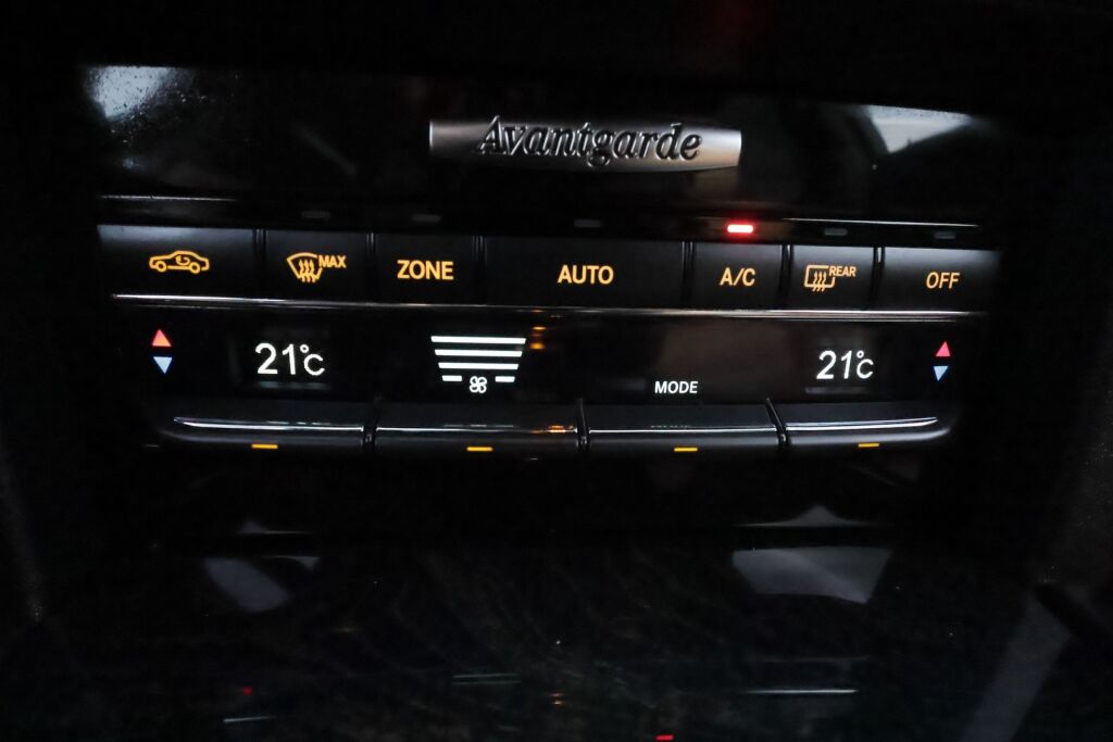 Mercedes-Benz E 2013 Musta