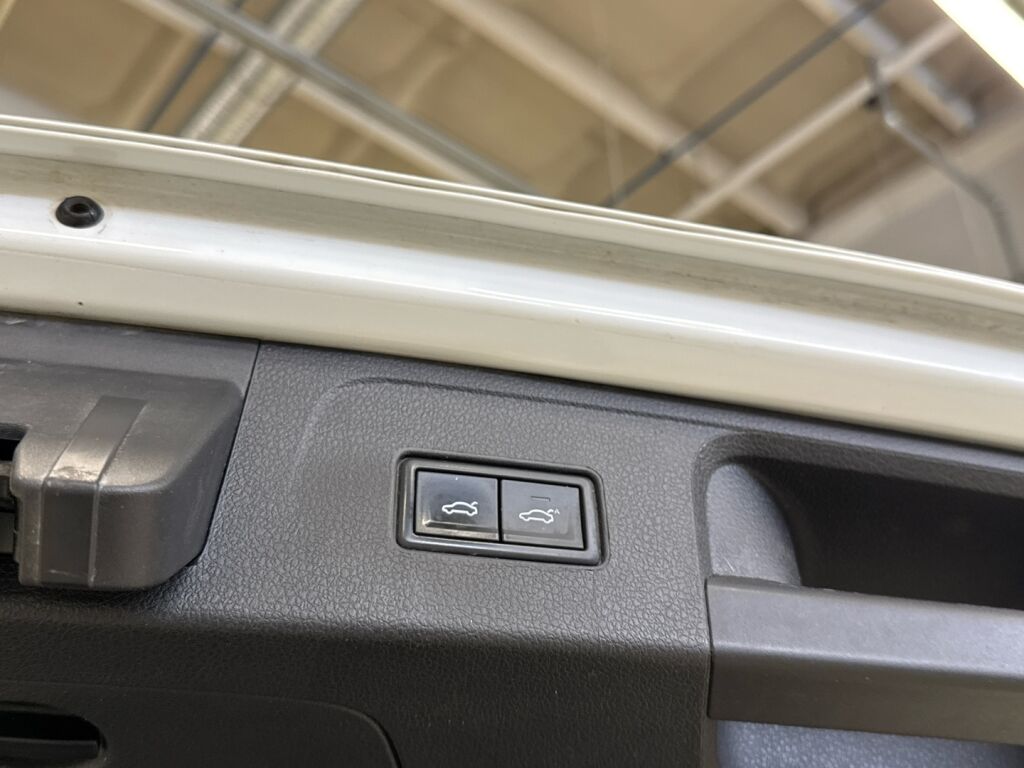 Volkswagen Passat 2020 Valkoinen