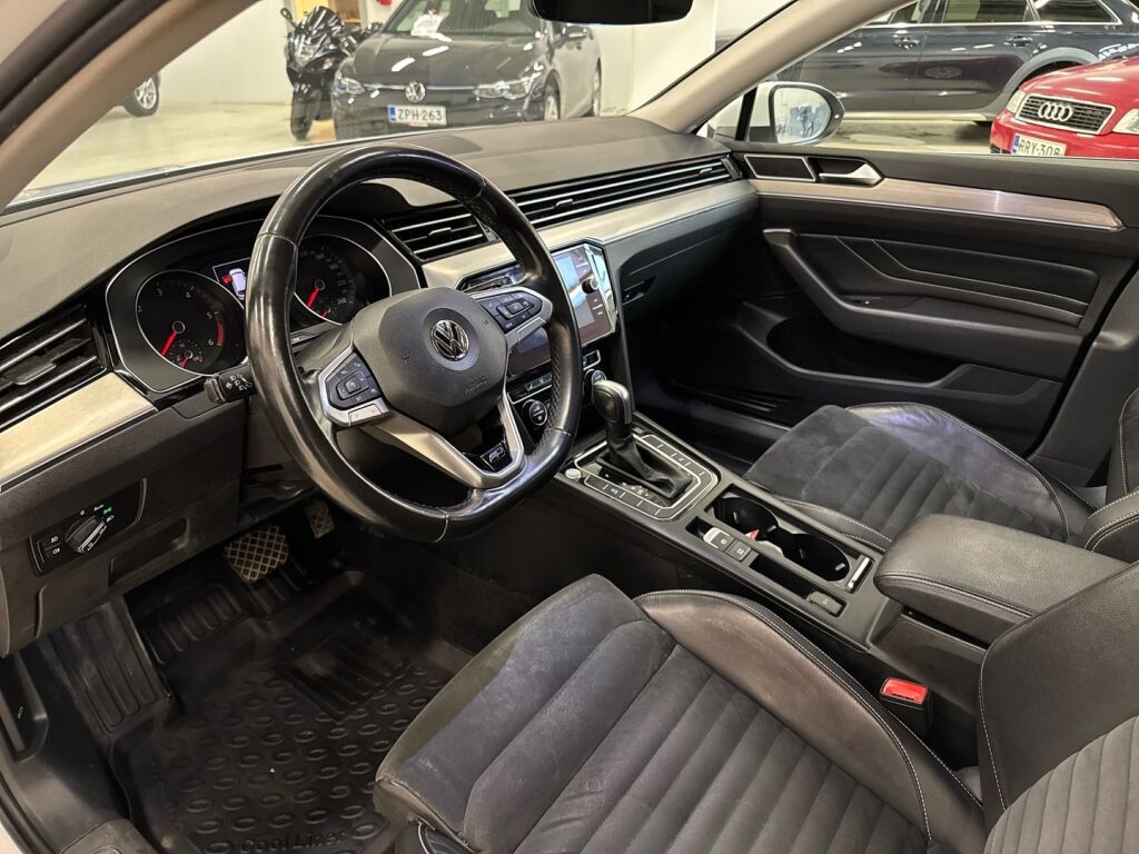 Volkswagen Passat 2020 Valkoinen