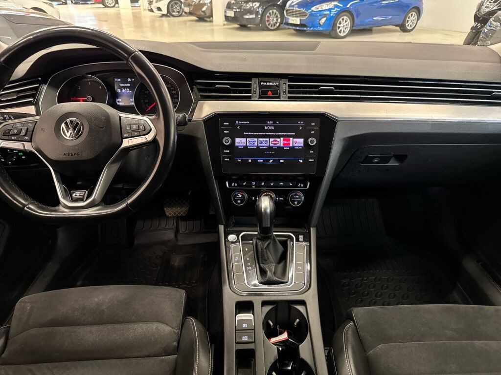 Volkswagen Passat 2020 Valkoinen