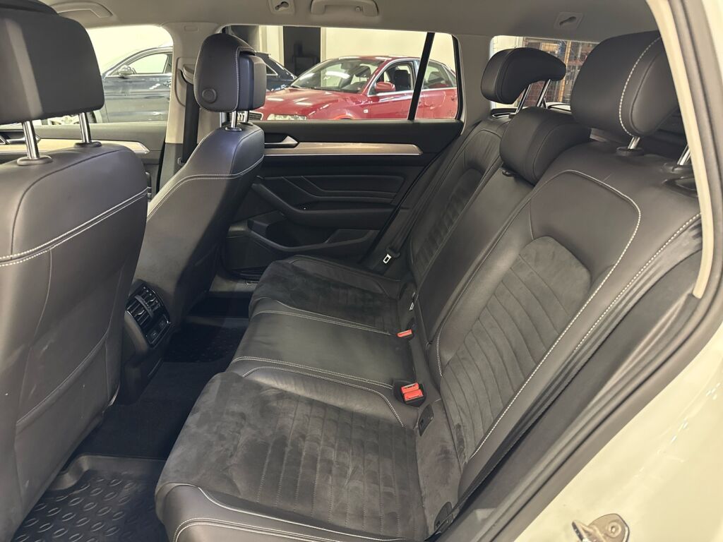 Volkswagen Passat 2020 Valkoinen