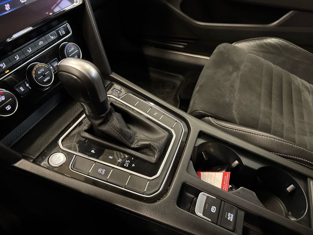 Volkswagen Passat 2020 Valkoinen