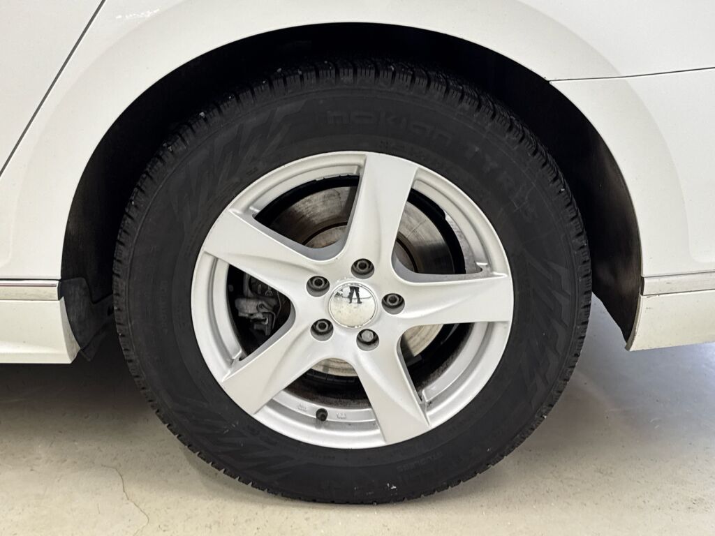 Volkswagen Passat 2020 Valkoinen