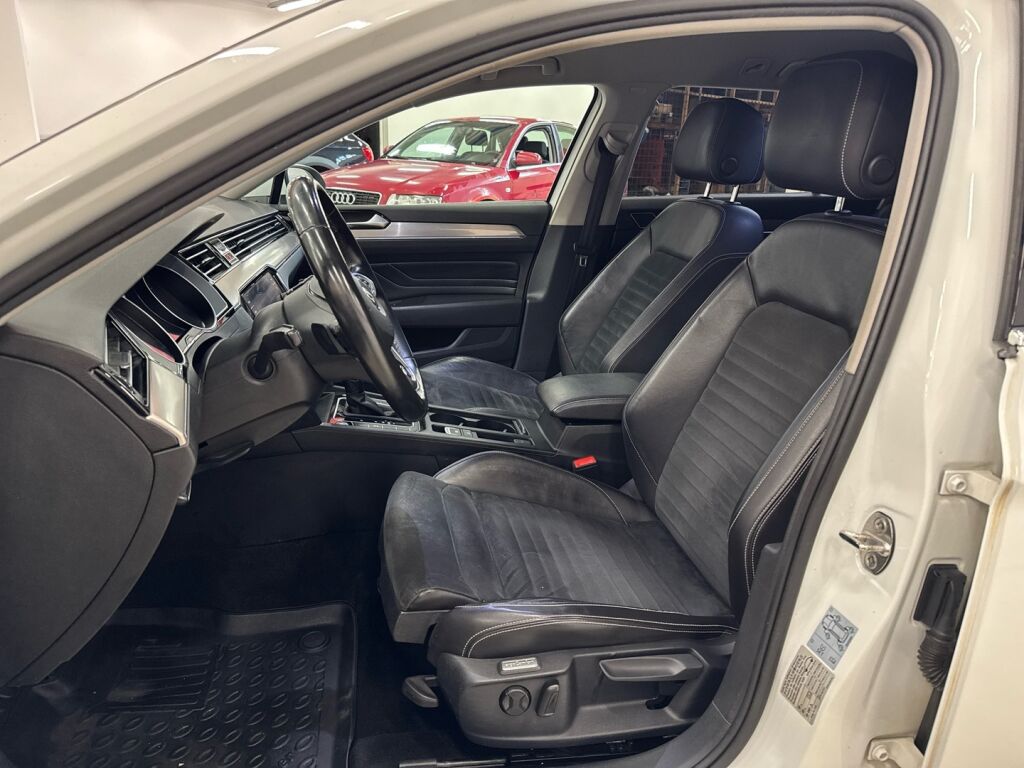 Volkswagen Passat 2020 Valkoinen