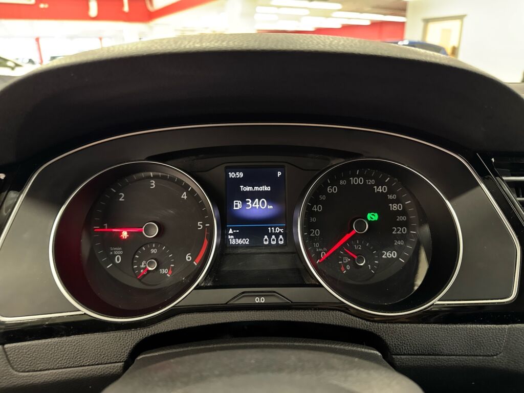 Volkswagen Passat 2020 Valkoinen