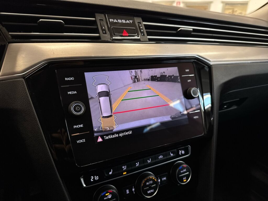 Volkswagen Passat 2020 Valkoinen