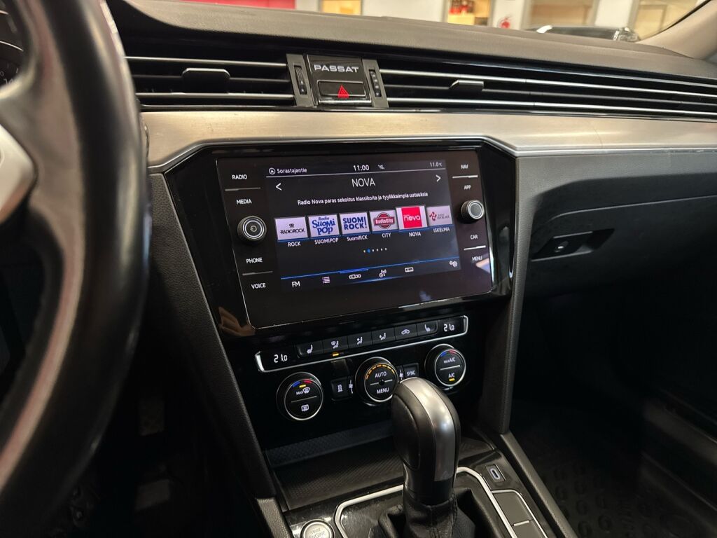Volkswagen Passat 2020 Valkoinen