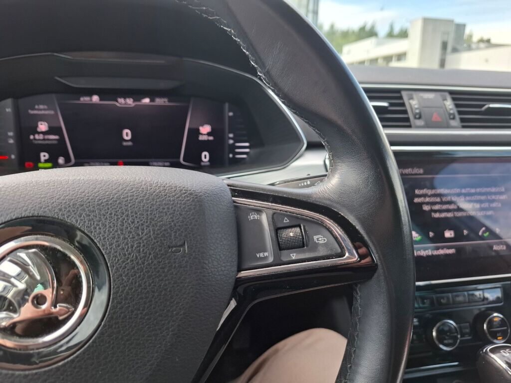 Skoda Superb 2020 Valkoinen