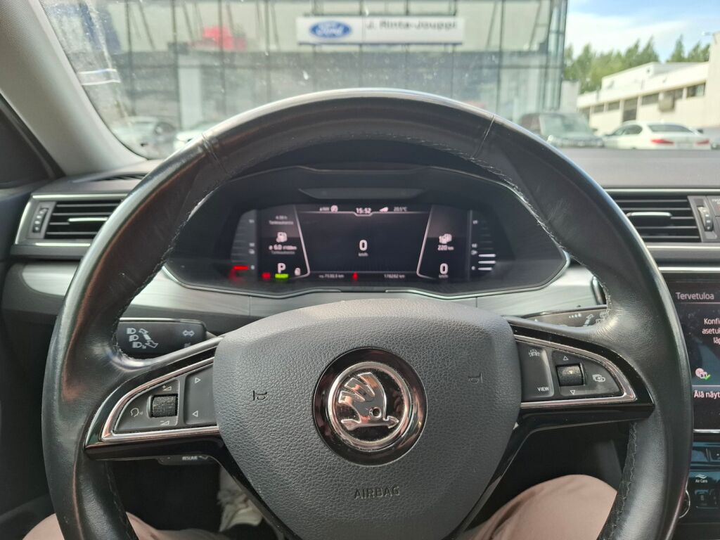 Skoda Superb 2020 Valkoinen