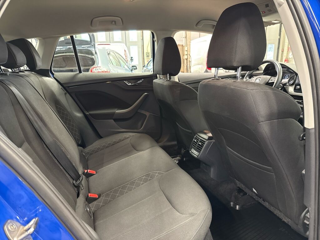 Skoda Scala 2020 Sininen