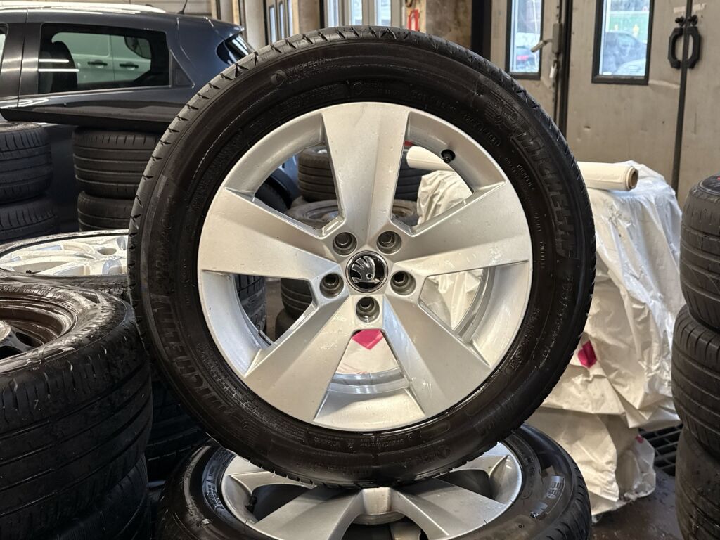 Skoda Scala 2020 Sininen