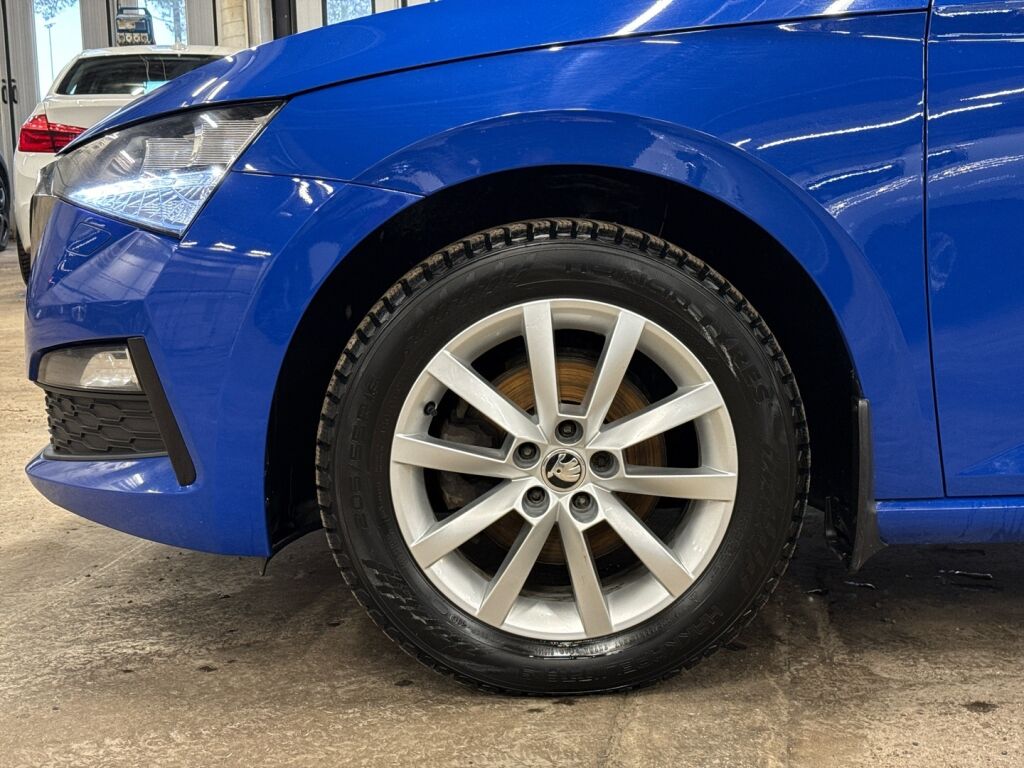 Skoda Scala 2020 Sininen