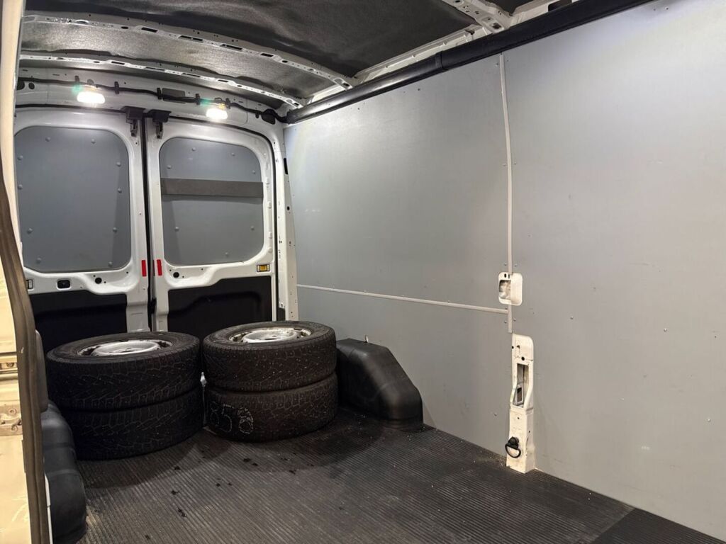 Ford Transit 2020 Valkoinen