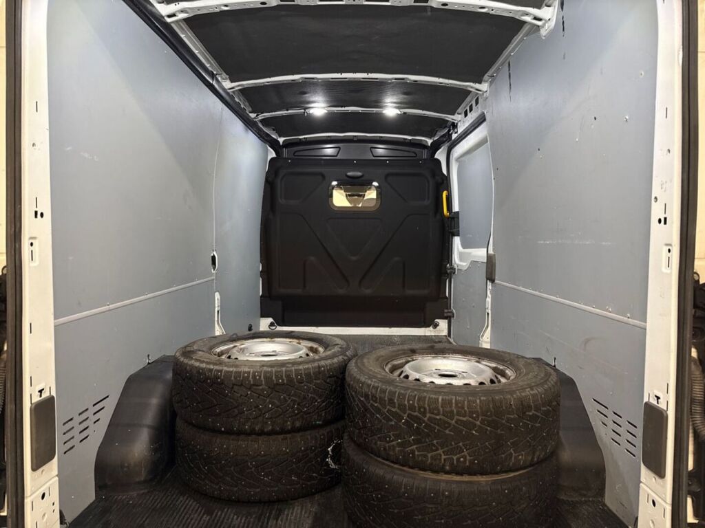 Ford Transit 2020 Valkoinen