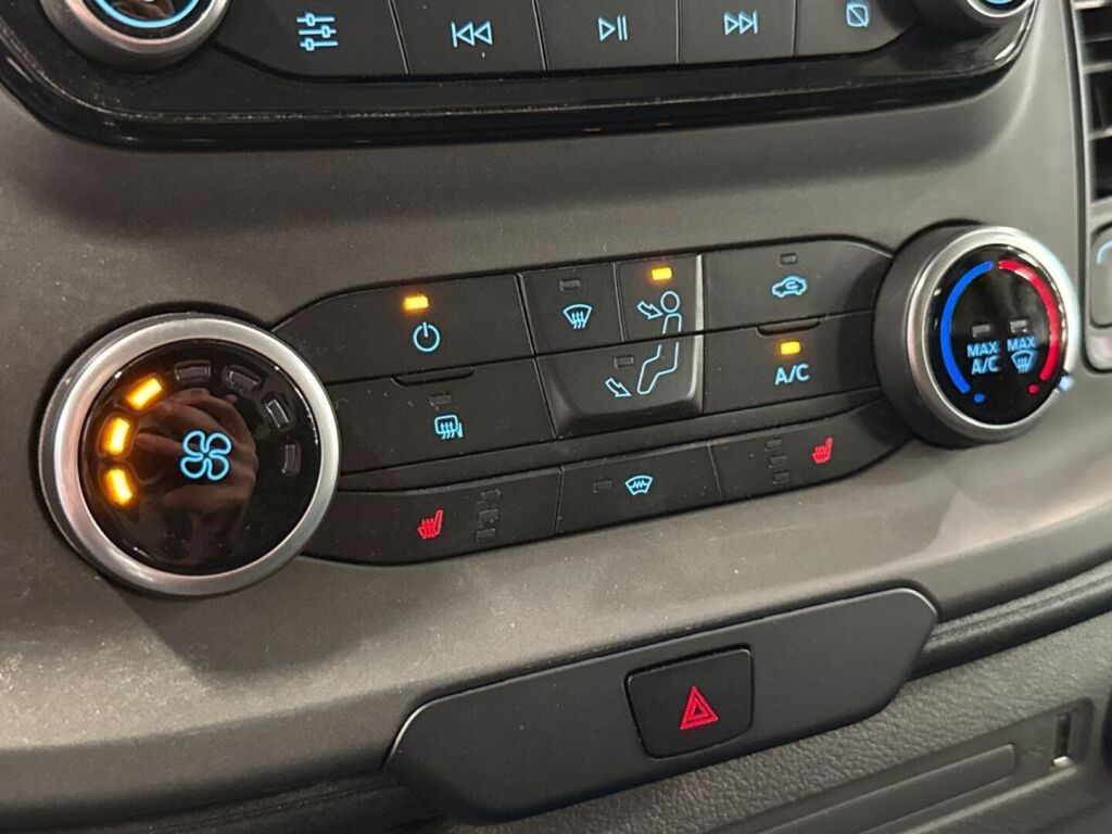Ford Transit 2020 Valkoinen