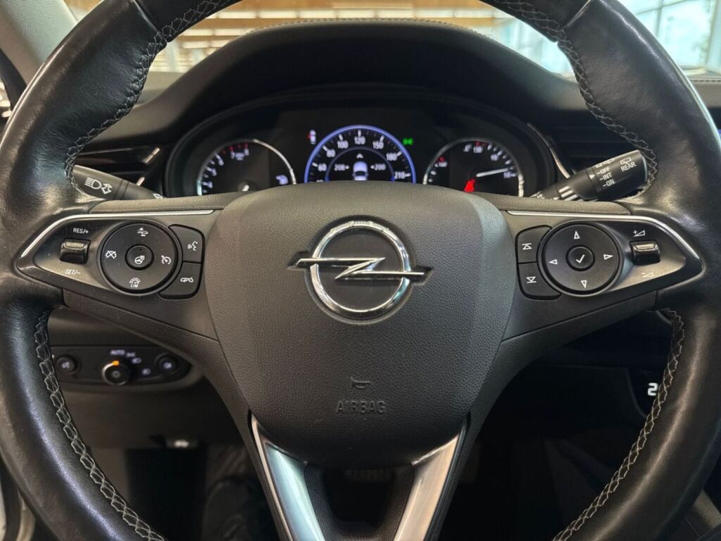 Opel Insignia 2020 Valkoinen