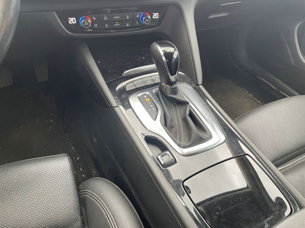 Opel Insignia 2020 Valkoinen