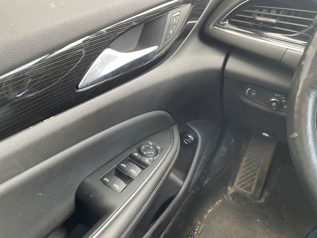 Opel Insignia 2020 Valkoinen