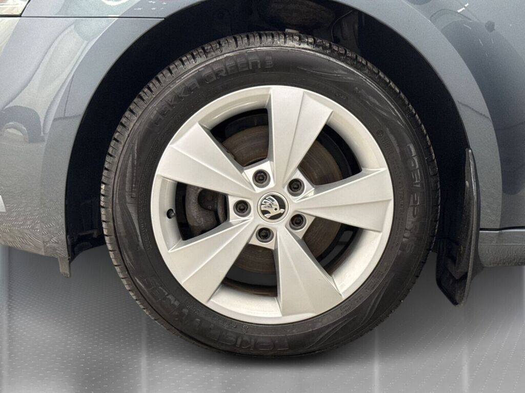 Skoda Octavia 2020 Harmaa