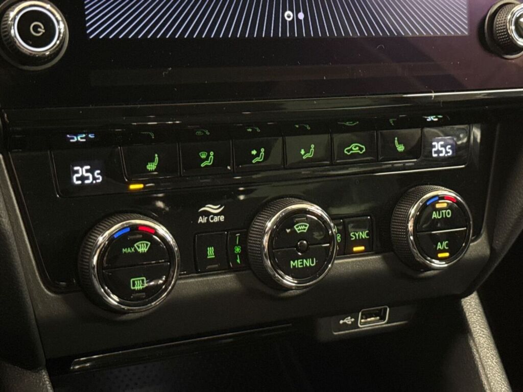 Skoda Octavia 2020 Harmaa