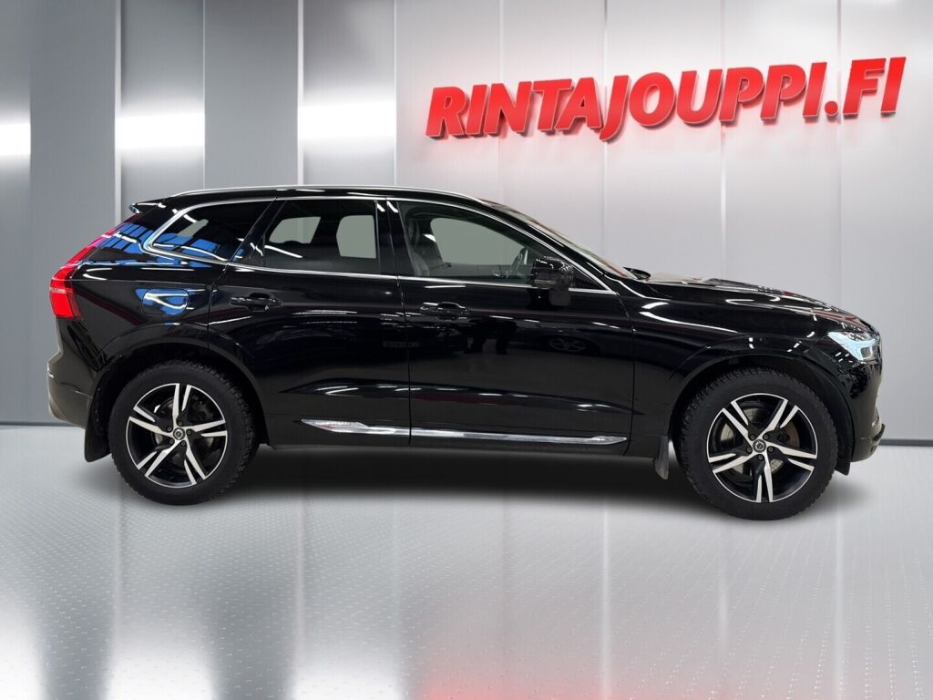 Volvo XC60 2020 Musta