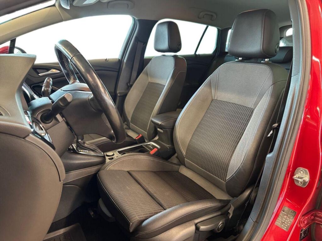 Opel Astra 2020 Metallinhohto Punainen