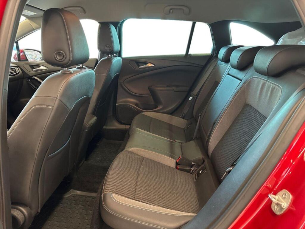 Opel Astra 2020 Metallinhohto Punainen