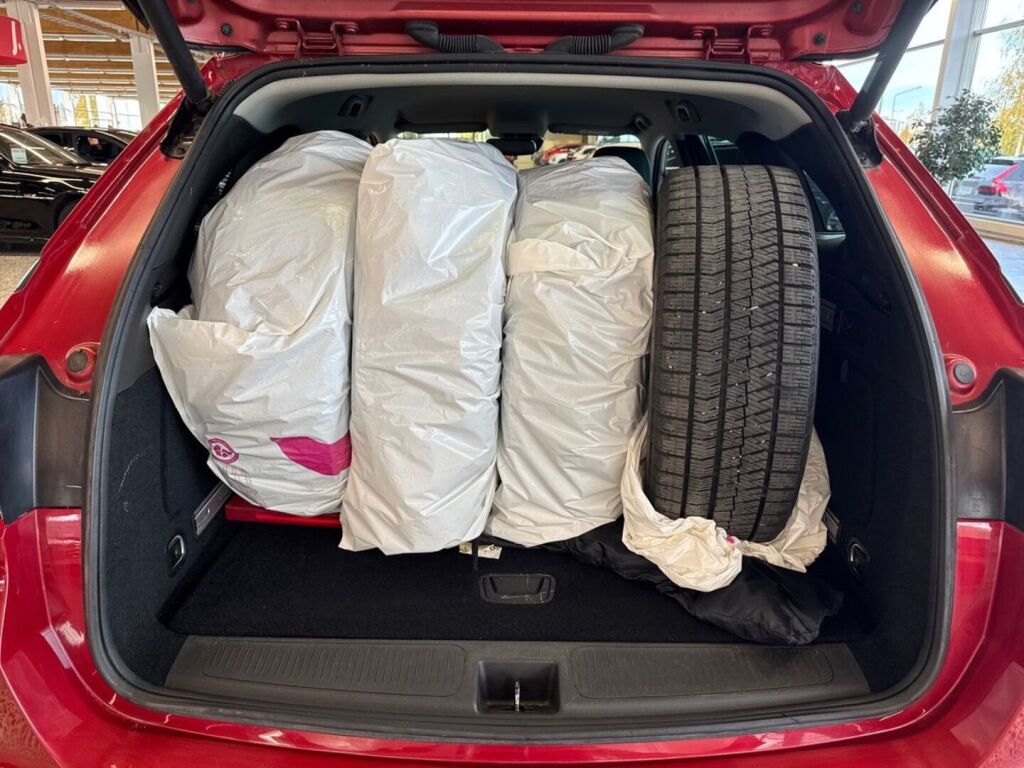 Opel Astra 2020 Metallinhohto Punainen