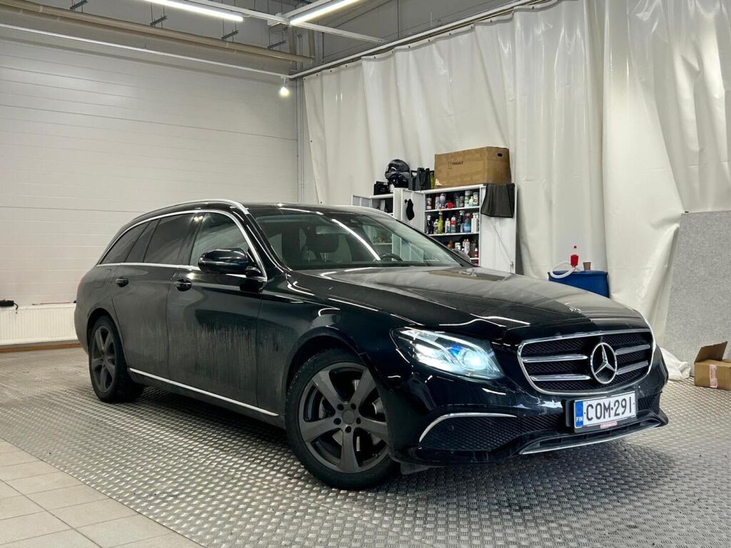Mercedes-Benz E 2018 Met. Musta