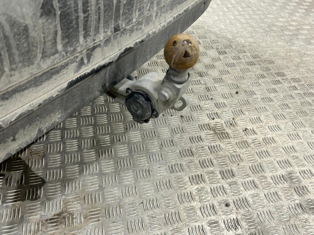 Mercedes-Benz E 2018 Met. Musta