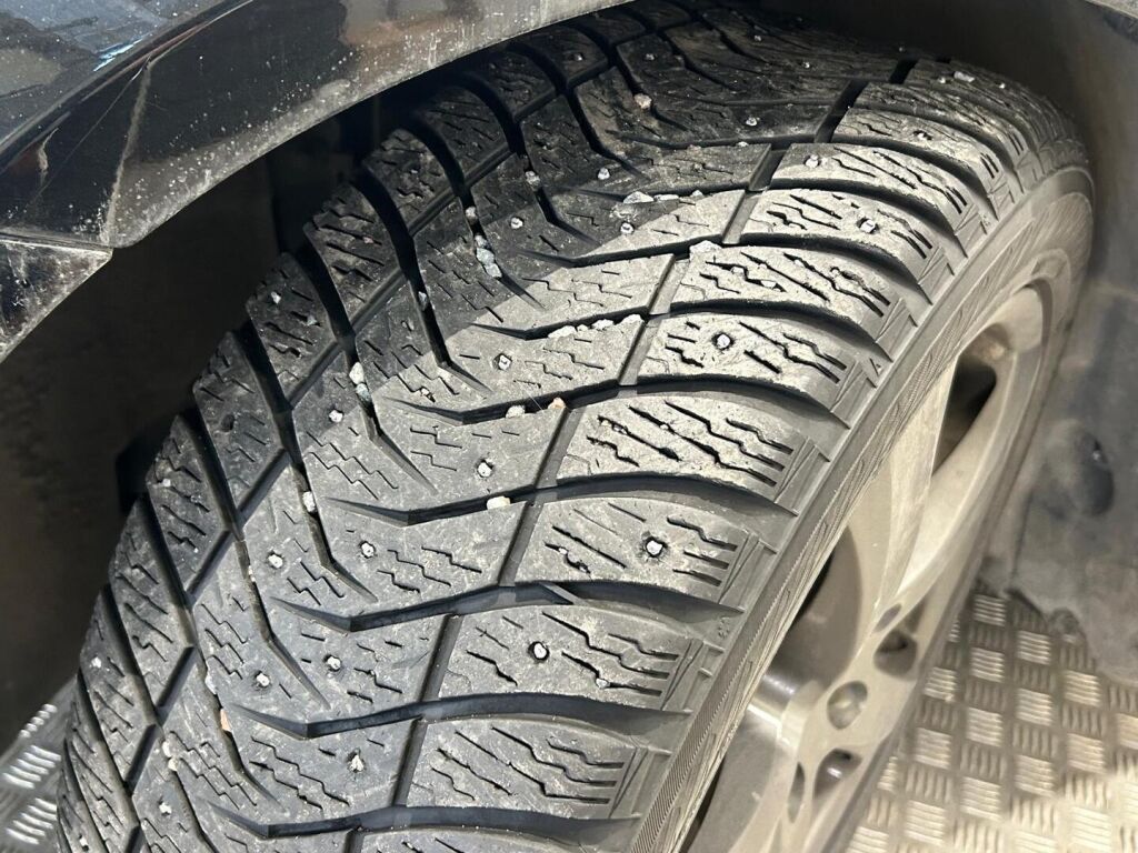 Mercedes-Benz E 2018 Met. Musta