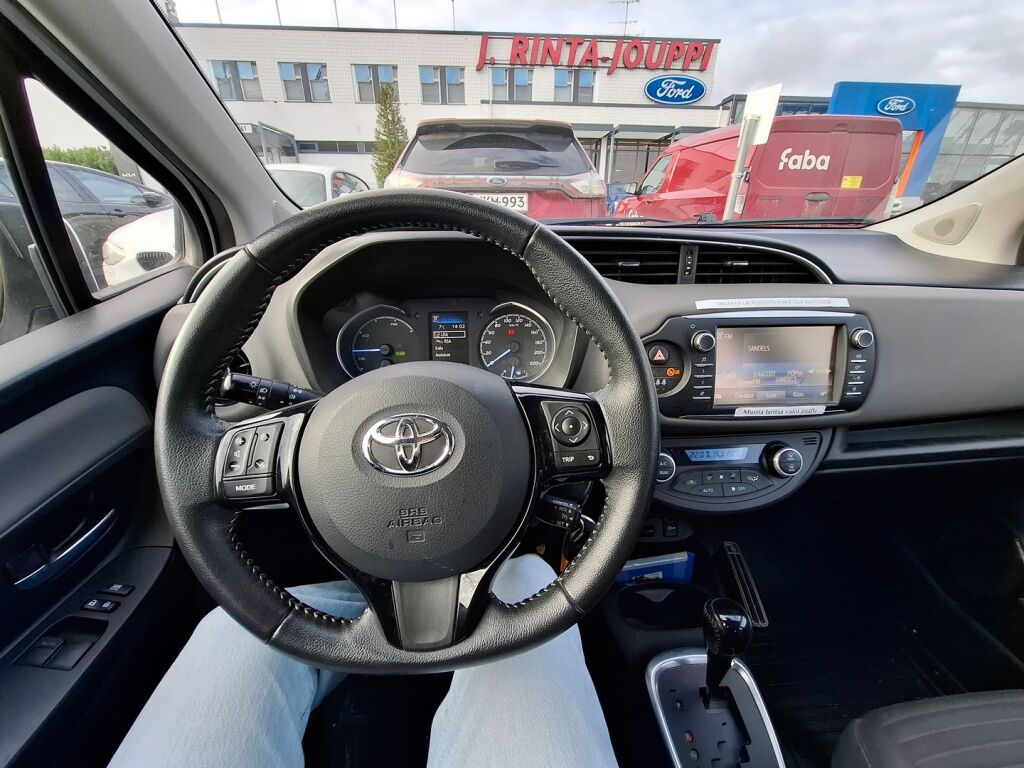 Toyota Yaris 1,5 Hybrid Active 5ov 2020, bild 6/8