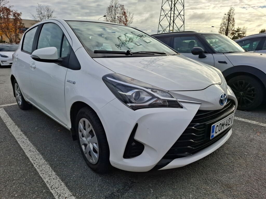 Toyota Yaris 1,5 Hybrid Active 5ov 2020, bild 2/8