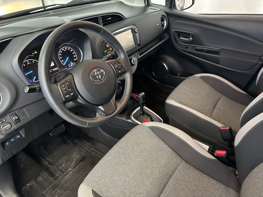 Toyota Yaris 2020 Valkoinen