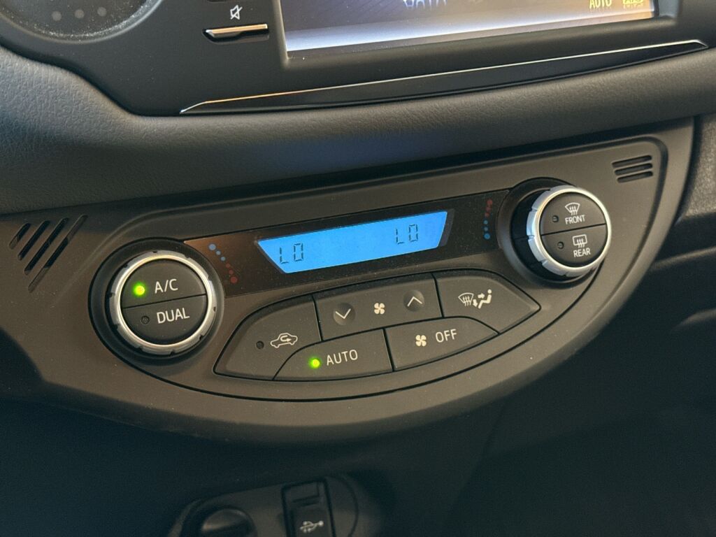 Toyota Yaris 2020 Punainen