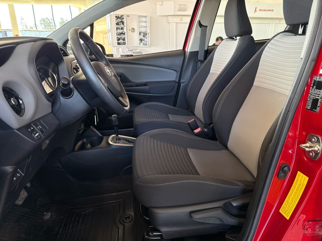 Toyota Yaris 2020 Punainen