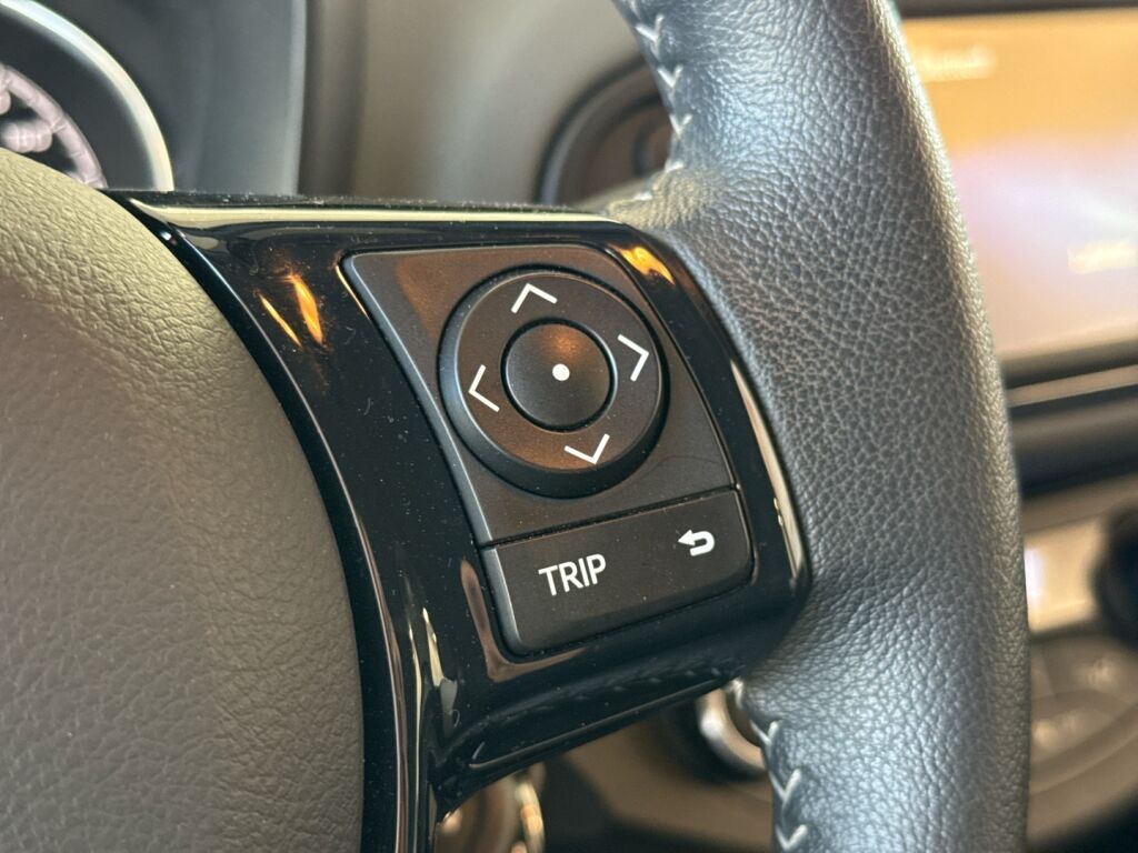 Toyota Yaris 2020 Punainen