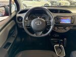 Toyota Yaris 2020 Punainen