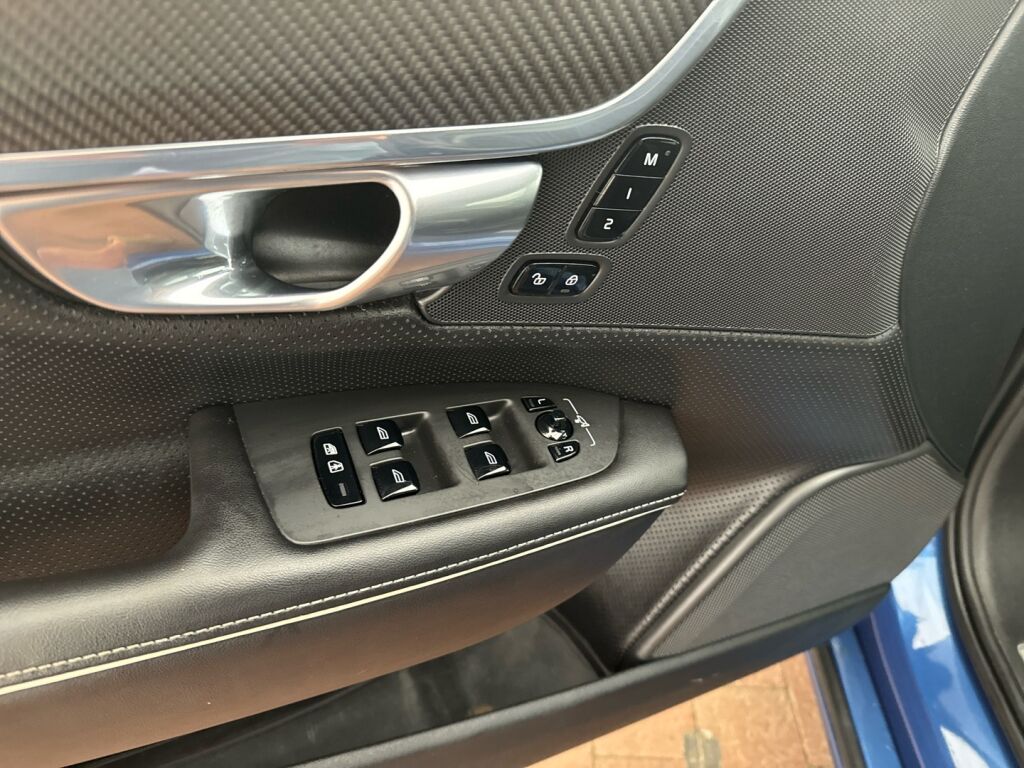 Volvo V90 2017 Sininen