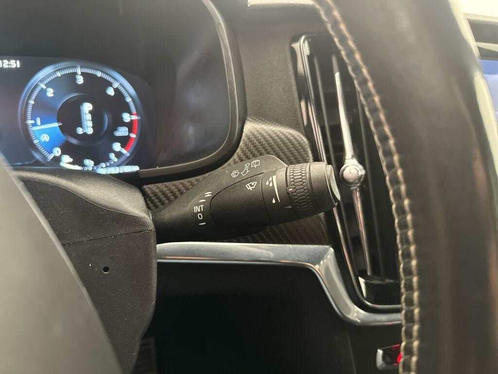 Volvo V90 2017 Sininen