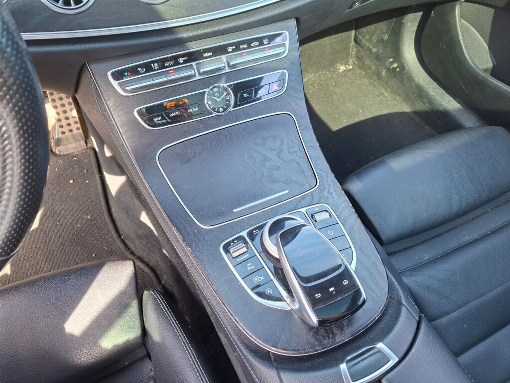 Mercedes-Benz E 2017 Musta