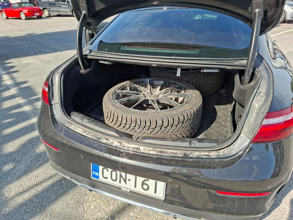 Mercedes-Benz E 2017 Musta