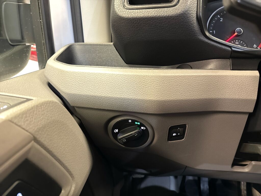 Volkswagen Crafter 2018 Valkoinen