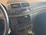 Mercedes-Benz E 2009 Musta