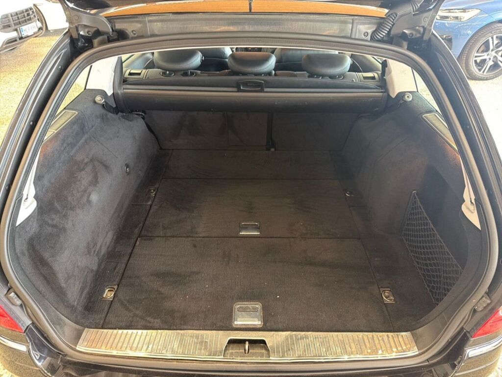 Mercedes-Benz E 2009 Musta
