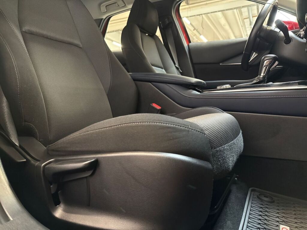 Mazda CX-30 2020 Punainen