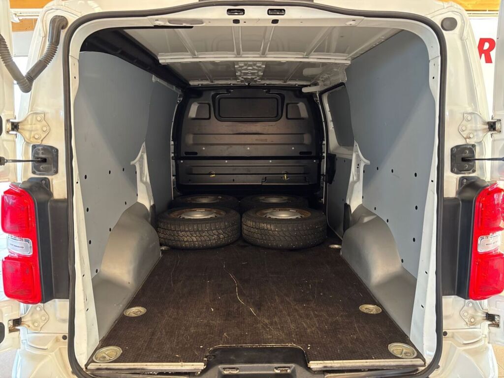 Opel Vivaro 2020 Valkoinen