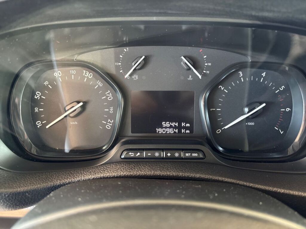 Opel Vivaro 2020 Valkoinen