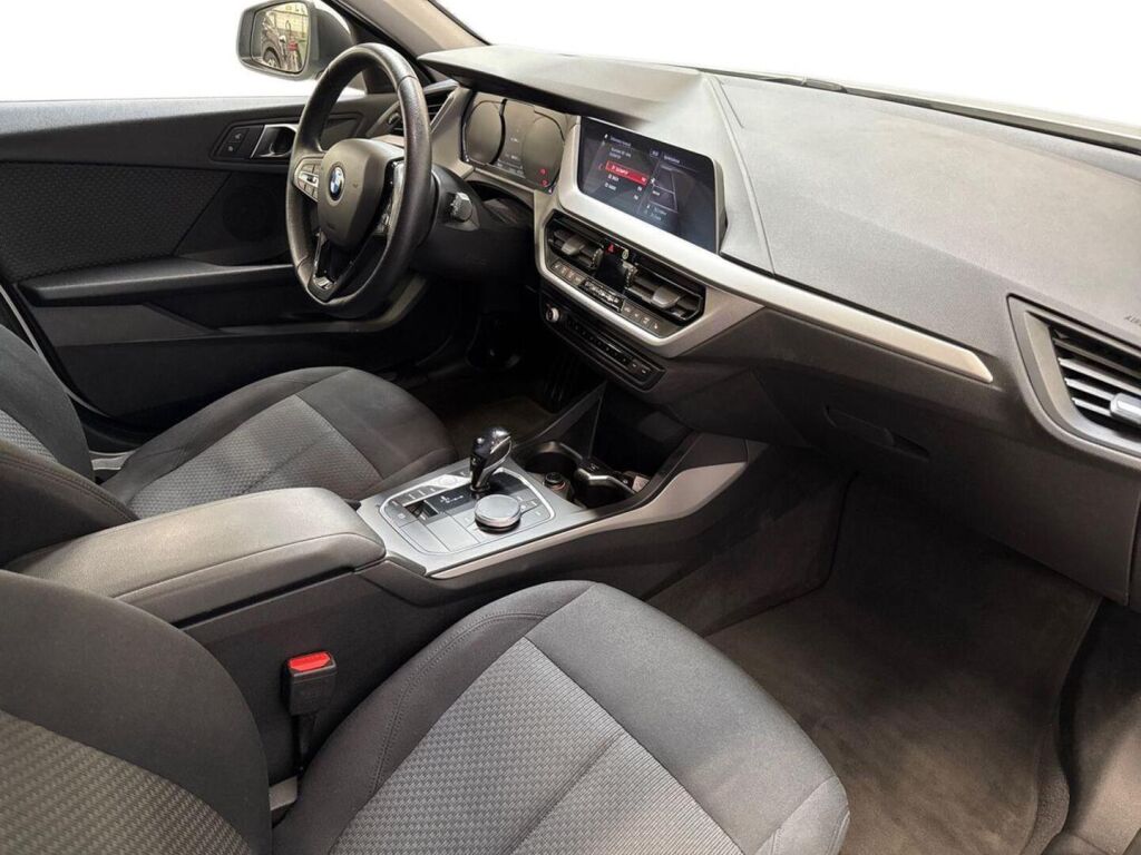 BMW 118 2020 Valkoinen