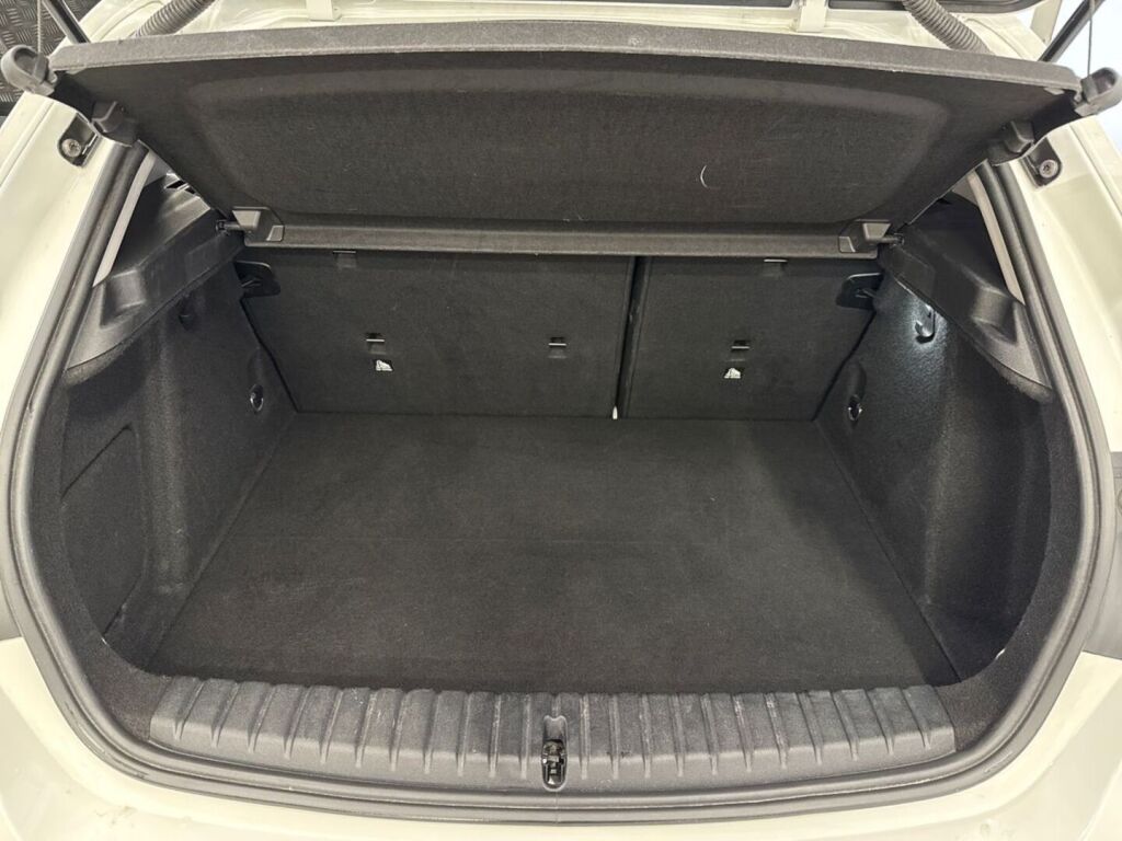 BMW 118 2020 Valkoinen